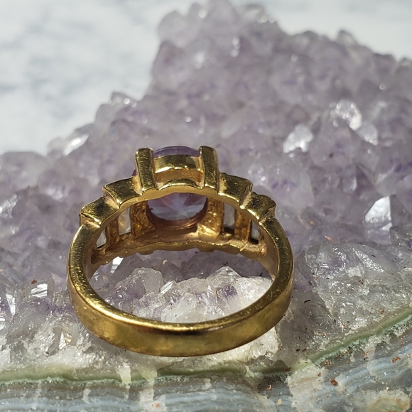 Gold Ring with Lilac Stone. - Picture 3 of 7